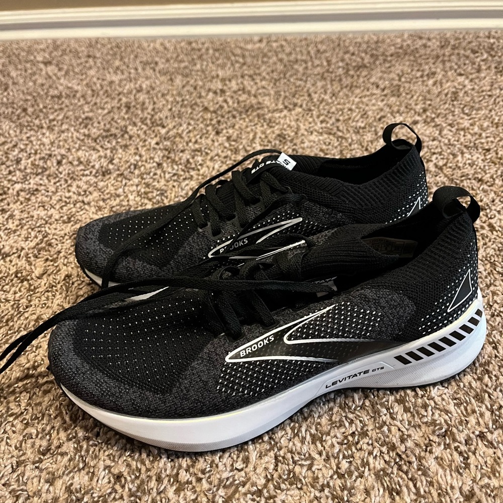 Black & white Brooks Levitate GTS shoes